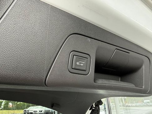 Used 2023 Buick Envision Avenir AWD/4WD image 52