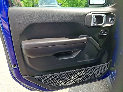 Used 2019 Jeep Wrangler Unlimited Rubicon AWD/4WD image 12