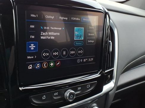 Used 2023 Chevrolet Traverse LT FWD image 13