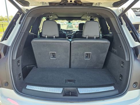 Used 2022 Cadillac XT6 Premium Luxury w/ Technology Package FWD image 14
