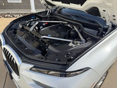 Used 2024 BMW X7 xDrive40i w/ Climate Comfort Package image 29