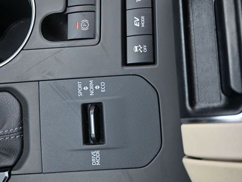 Used 2022 Toyota Highlander XLE image 40