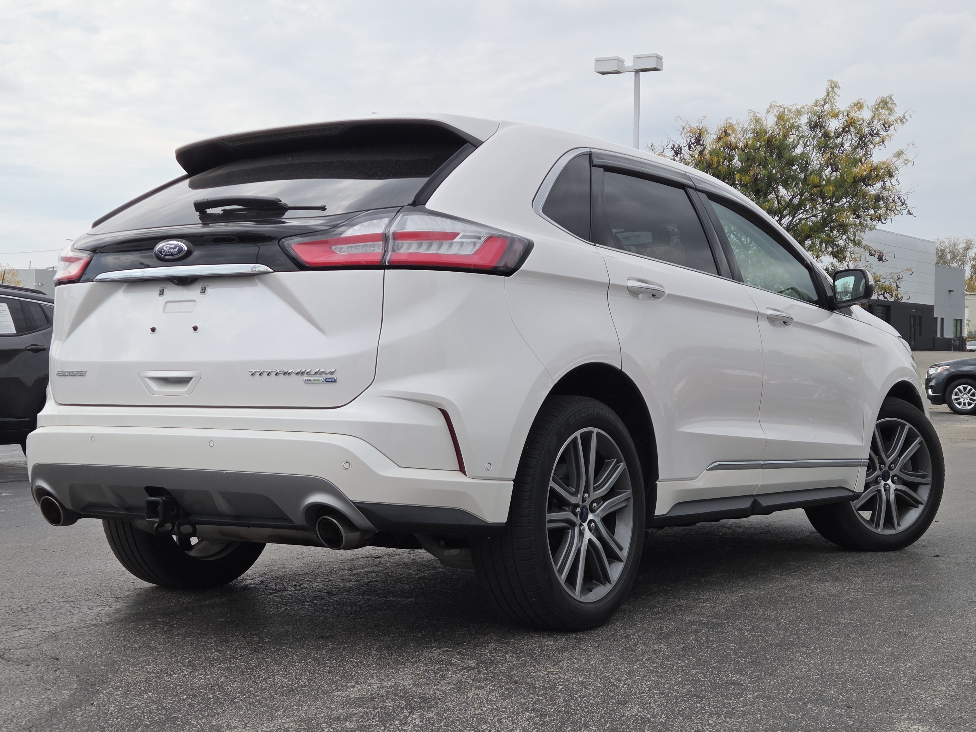 Used 2019 Ford Edge Titanium w/ Equipment Group 301A AWD/4WD image 11