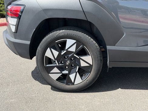 Used 2024 Hyundai Kona SEL AWD/4WD image 6