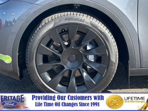 Used 2023 Tesla Model Y Long Range AWD/4WD image 24