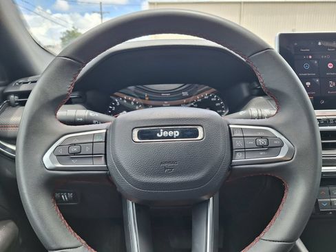 Used 2024 Jeep Compass Trailhawk AWD/4WD image 21