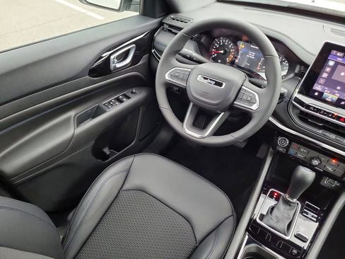 New 2026 Jeep Compass Latitude image 13