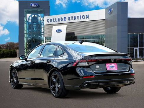 Used 2025 Honda Accord Sport image 4