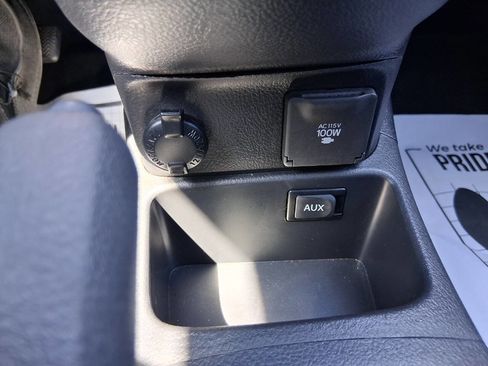 Used 2009 Toyota Matrix S FWD image 23
