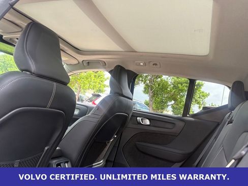 Certified 2025 Volvo XC40 B5 Core AWD/4WD image 30
