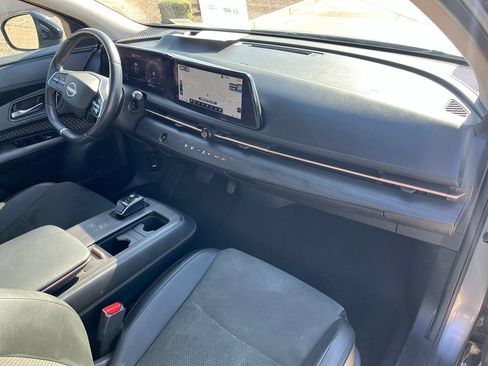 Used 2023 Nissan Ariya FWD image 13
