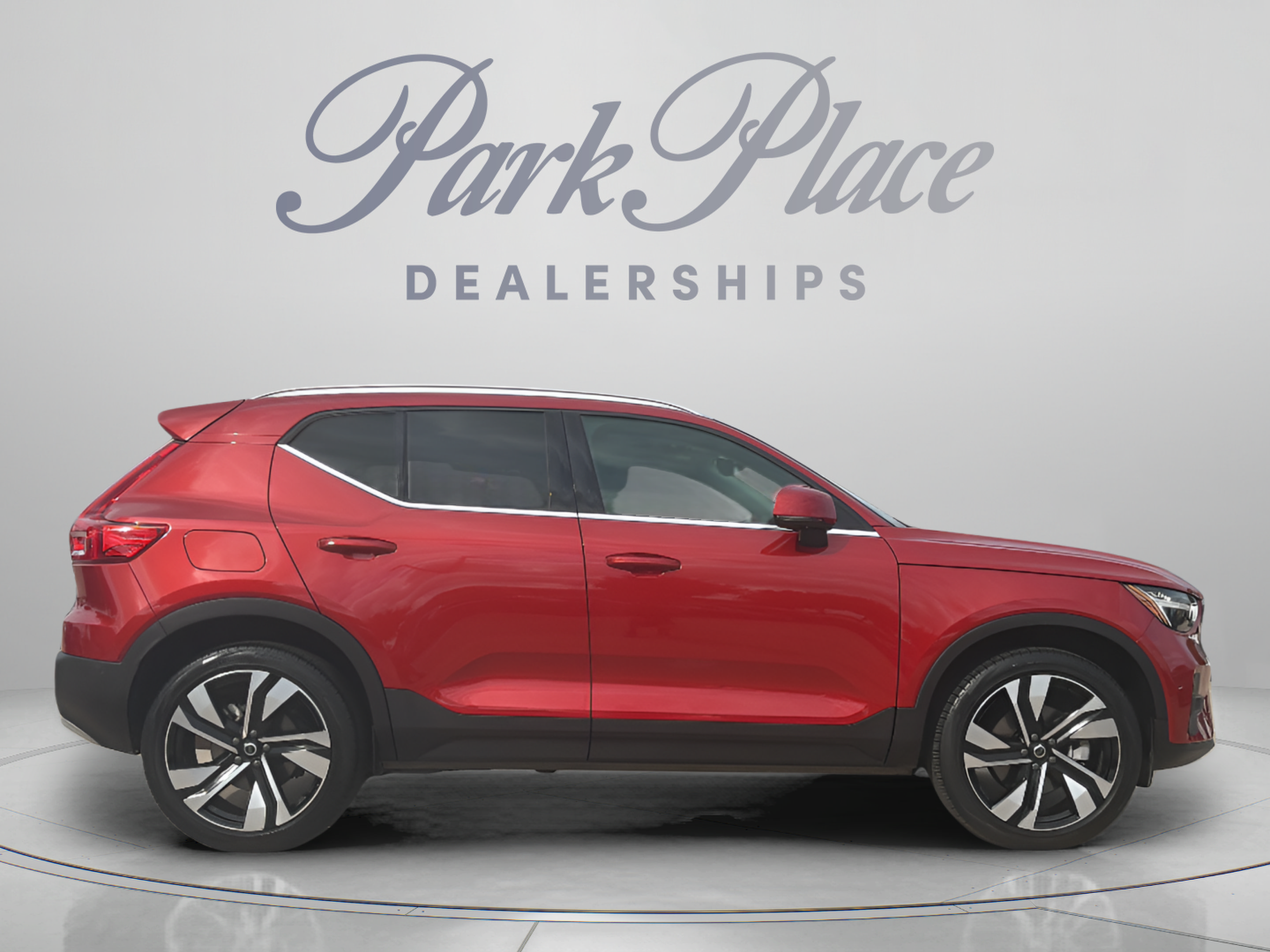 Used 2024 Volvo XC40 B5 Plus AWD/4WD image 8