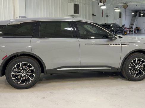 New 2026 Lincoln Nautilus Premier image 2