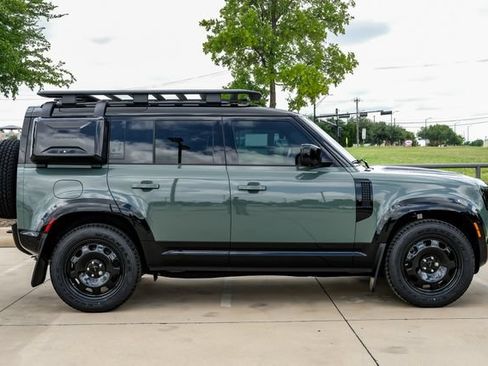 New 2026 Land Rover Defender 110 Trophy Edition AWD/4WD image 7