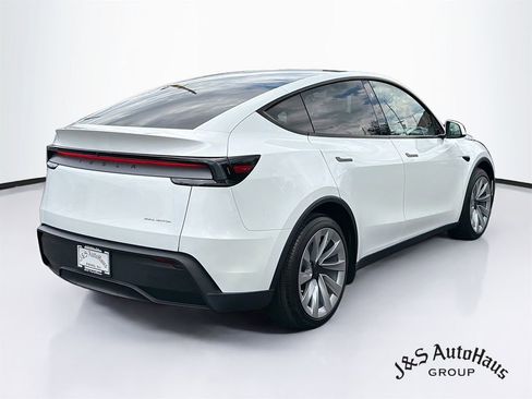 Used 2026 Tesla Model Y Long Range AWD/4WD image 7