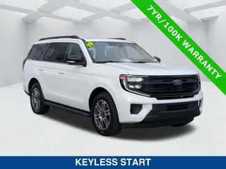 Certified 2025 Ford Expedition Active AWD/4WD video 3