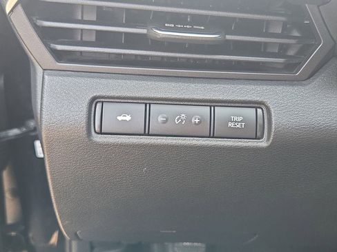 Used 2023 Nissan Altima 2.5 SV image 14