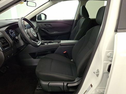 Used 2024 Nissan Rogue S image 11