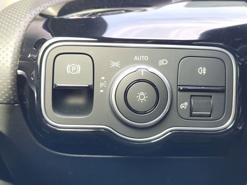 Certified 2025 Mercedes-Benz CLA 250 4MATIC image 23