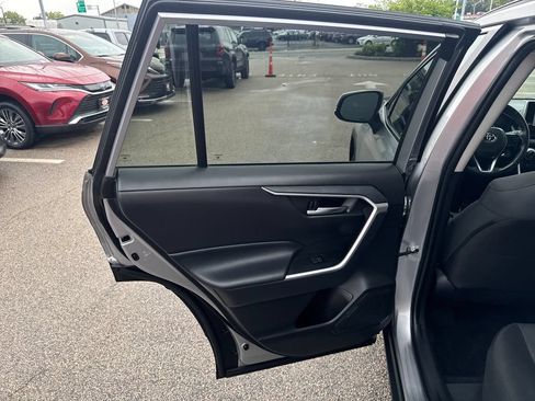 Used 2025 Toyota RAV4 XLE w/ Weather Package AWD/4WD image 39