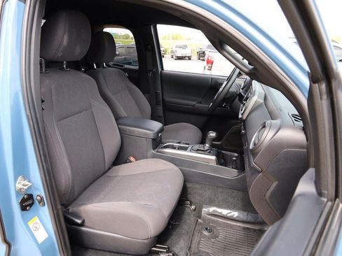 Used 2019 Toyota Tacoma TRD Off-Road AWD/4WD image 27