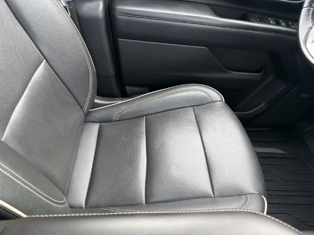Used 2022 GMC Yukon SLT w/ SLT Premium Package RWD image 14