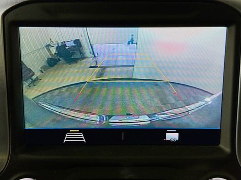 Used 2022 GMC Sierra 1500 Elevation image 13