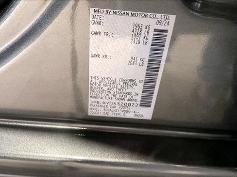 Used 2025 Nissan Altima 2.5 SV FWD image 35