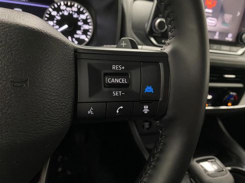 Certified 2025 Nissan Rogue SV AWD/4WD image 17