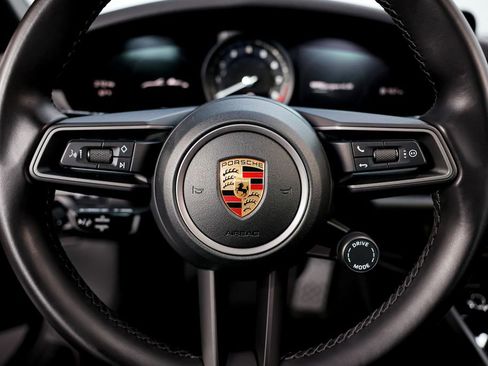 Used 2022 Porsche 911 Targa 4S image 22