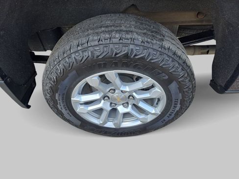 Used 2022 Chevrolet Silverado 1500 LT AWD/4WD image 31