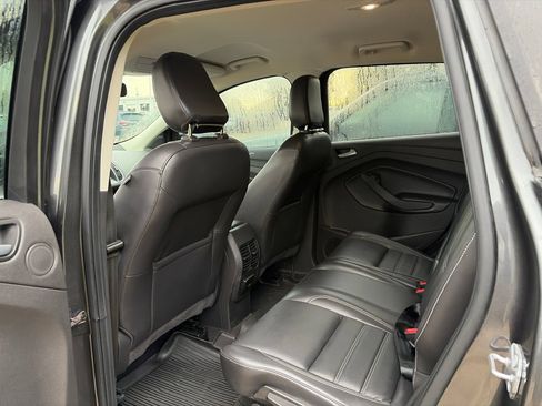Used 2019 Ford Escape Titanium FWD image 3