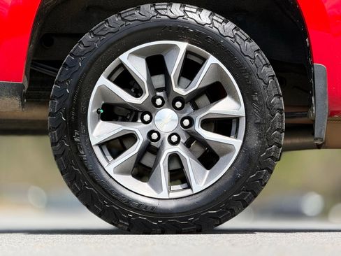 Used 2021 Chevrolet Silverado 1500 LT w/ Z71 Off-Road Package image 20