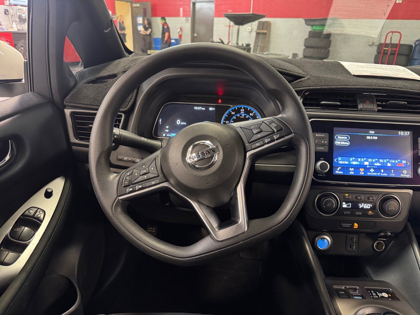 Used 2022 Nissan Leaf S FWD image 9