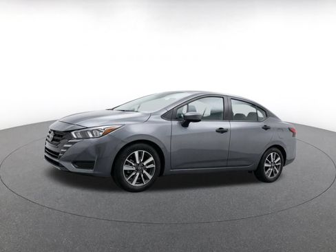 Used 2025 Nissan Versa SV FWD image 3
