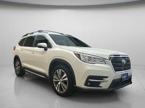 Used 2020 Subaru Ascent Limited image 1
