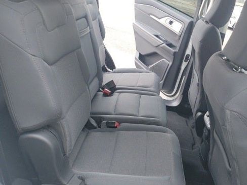 Used 2025 Ford Explorer Active image 13