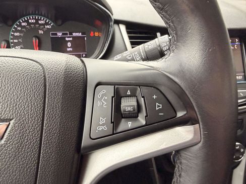 Used 2020 Chevrolet Trax LT w/ LT Convenience Package image 22