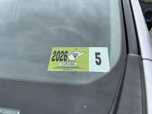 Used 2015 Toyota RAV4 LE image 16