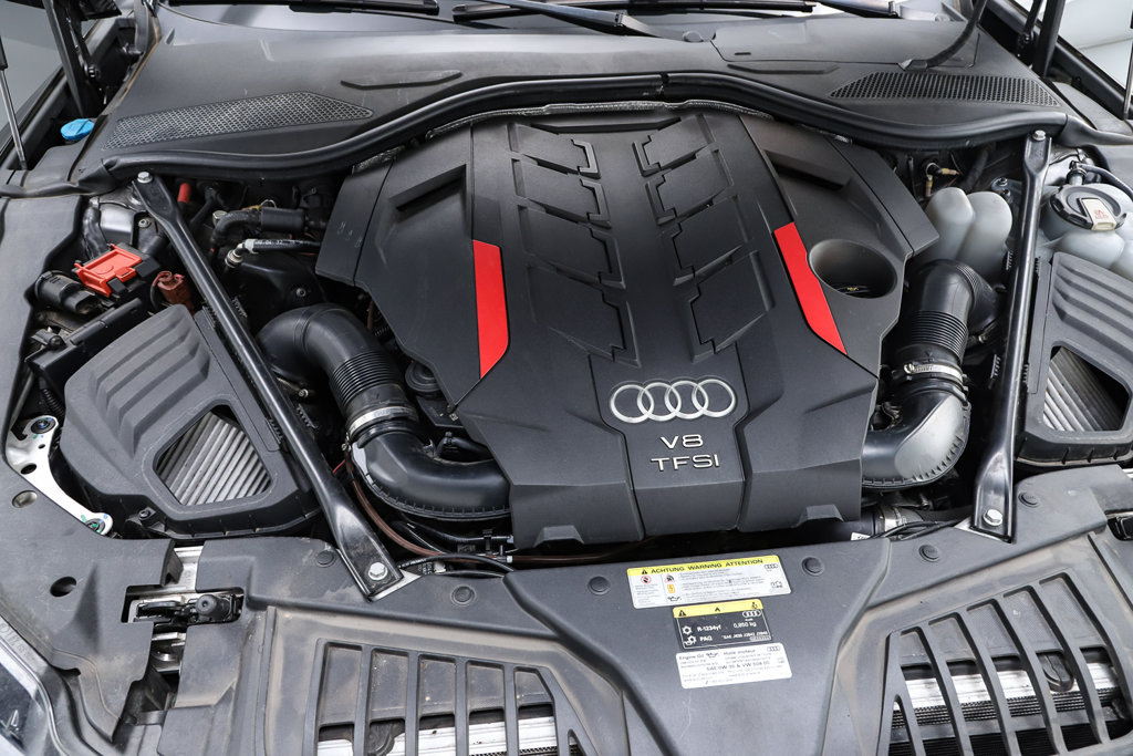 Used 2020 Audi S8 L w/ S8 Executive Package AWD/4WD image 32