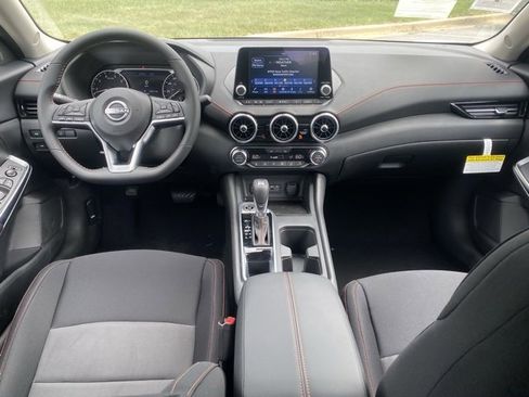 New 2025 Nissan Sentra SR w/ Midnight Edition image 32