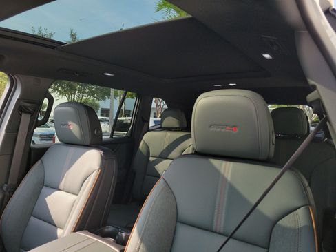 New 2026 GMC Acadia AT4 w/ Luxury Package AWD/4WD image 23