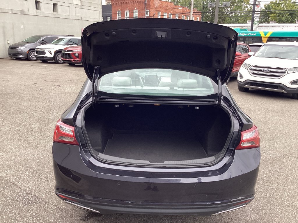 Used 2022 Chevrolet Malibu Premier FWD image 11