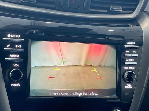 Used 2023 Nissan Murano SV image 17