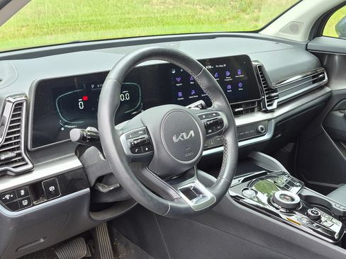 Used 2023 Kia Sportage EX AWD/4WD image 4