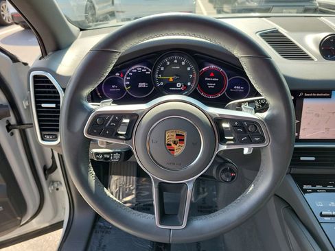 Certified 2023 Porsche Cayenne Platinum Edition AWD/4WD image 34