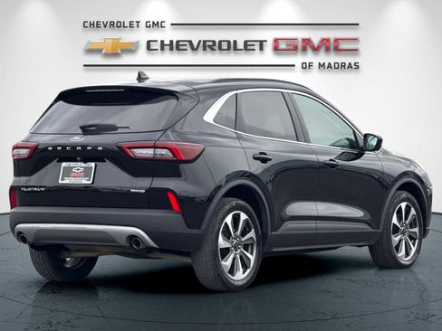 Used 2023 Ford Escape Platinum AWD/4WD image 3