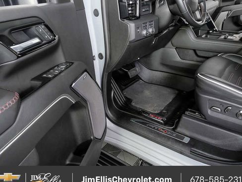 Used 2025 GMC Sierra 2500 AT4X AWD/4WD image 8