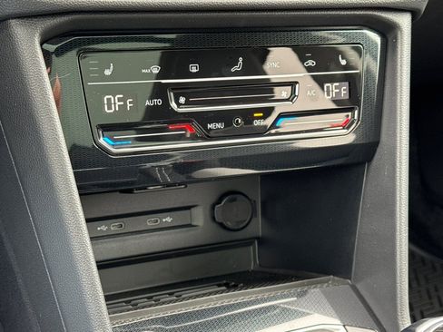 New 2026 Volkswagen Taos SE image 20