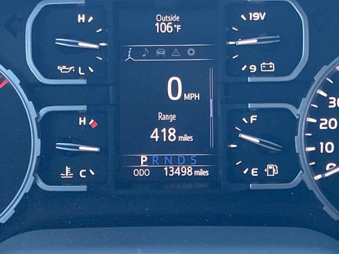 Used 2018 Toyota Tundra SR5 w/ SR5 Upgrade Package RWD image 8